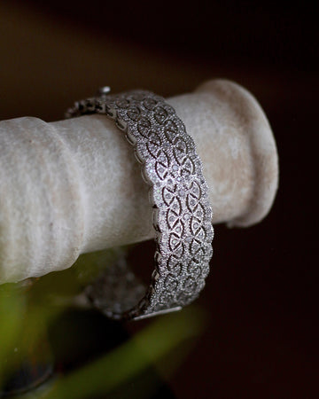Luminia kundan teeka